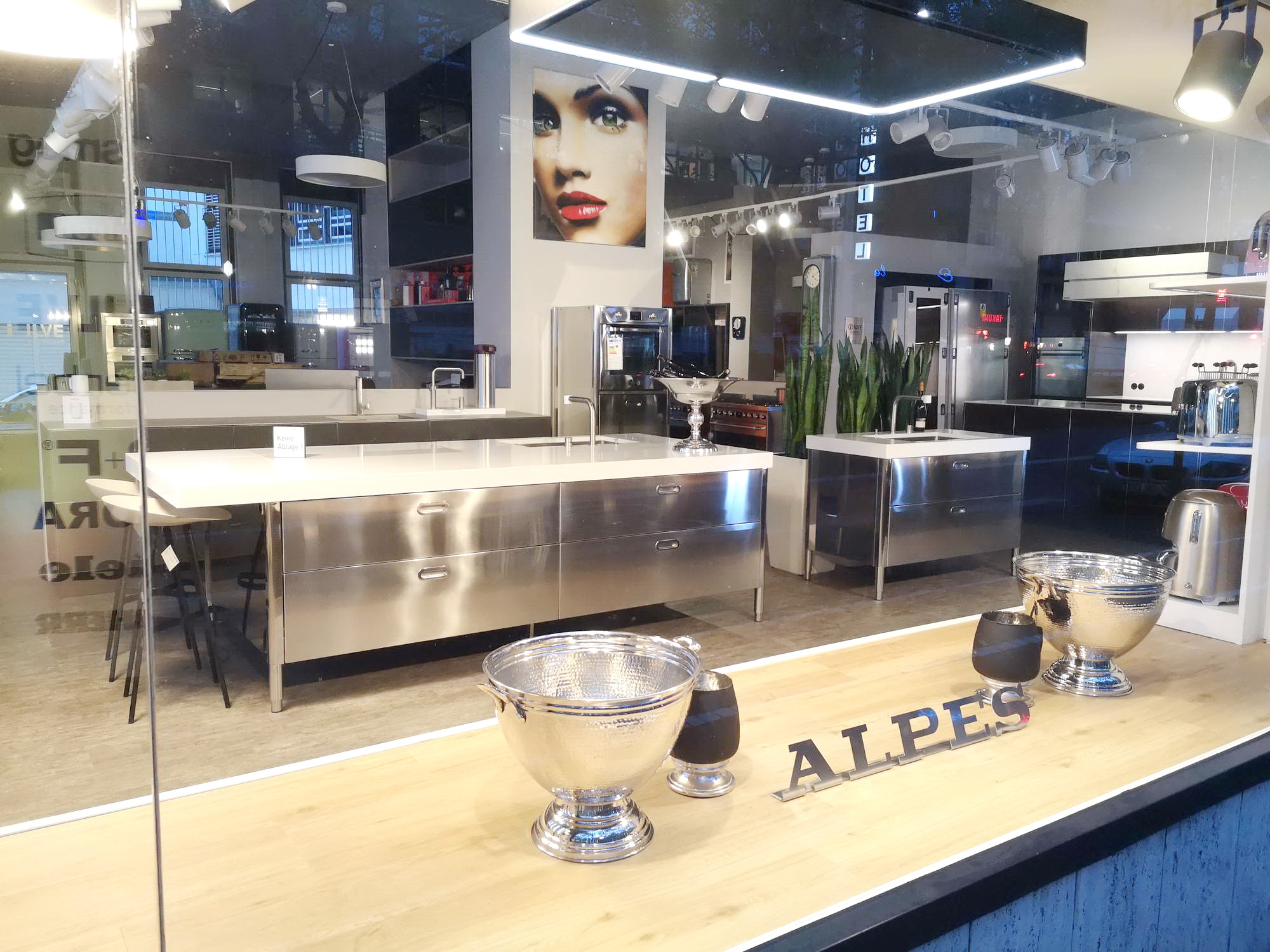 Alpes Inox Edelstahlmöbel bestellen